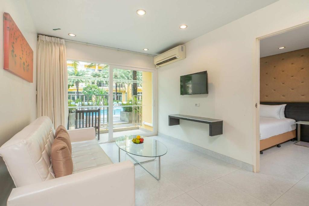 Grand Suite Pool Access